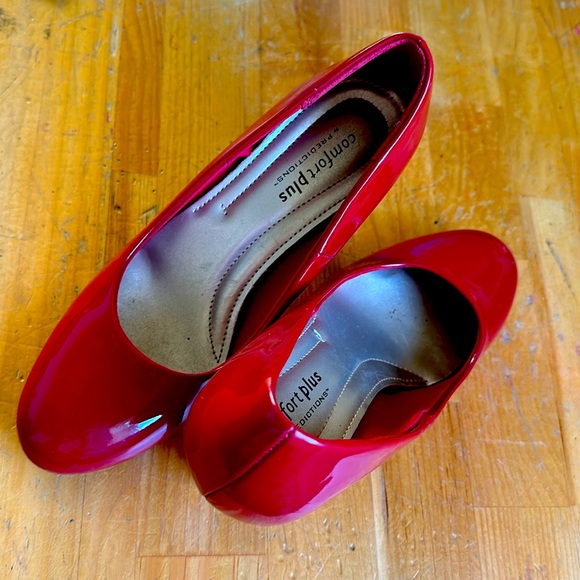 Red Comfort Plus Heels - Picture 3 of 11